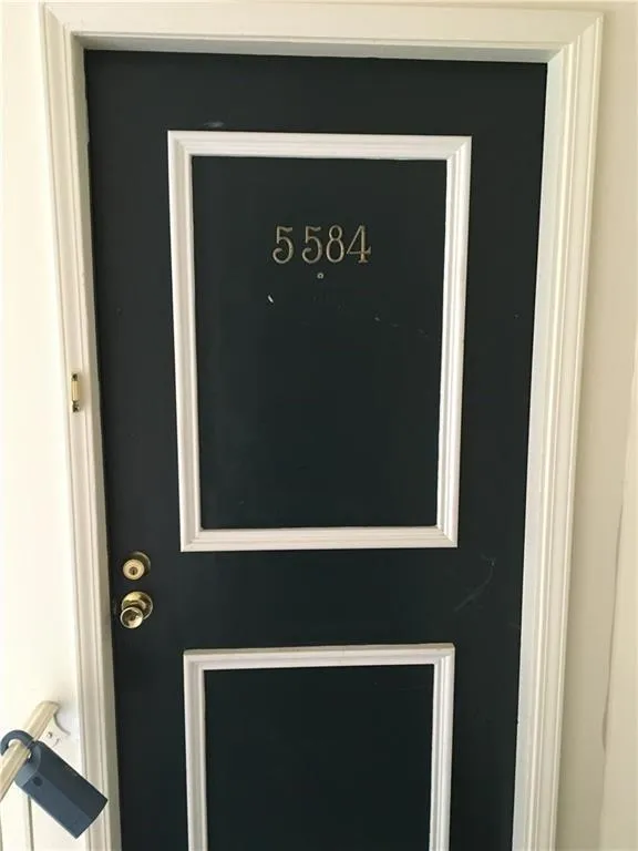 5584 Kingsport Drive Unit 24, Atlanta, Georgia 30342, 3 Bedrooms Bedrooms, ,2 BathroomsBathrooms,Residential,Sold,5584 Kingsport Drive Unit 24,5731346