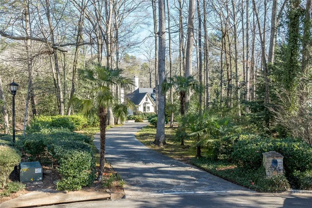 325 Riverhall Court, Sandy Springs, Georgia 30350, 5 Bedrooms Bedrooms, ,4 BathroomsBathrooms,Residential,For Sale,325 Riverhall Court,7610630