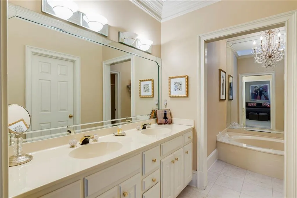 325 Riverhall Court, Sandy Springs, Georgia 30350, 5 Bedrooms Bedrooms, ,4 BathroomsBathrooms,Residential,For Sale,325 Riverhall Court,7610630