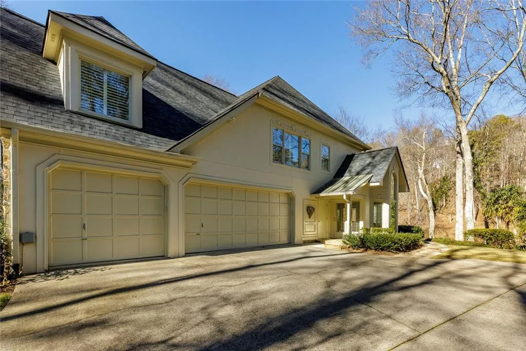 325 Riverhall Court, Sandy Springs, Georgia 30350, 5 Bedrooms Bedrooms, ,4 BathroomsBathrooms,Residential,For Sale,325 Riverhall Court,7610630