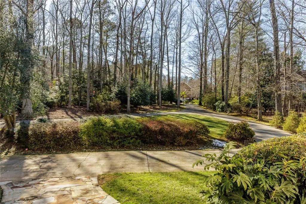 325 Riverhall Court, Sandy Springs, Georgia 30350, 5 Bedrooms Bedrooms, ,4 BathroomsBathrooms,Residential,For Sale,325 Riverhall Court,7610630