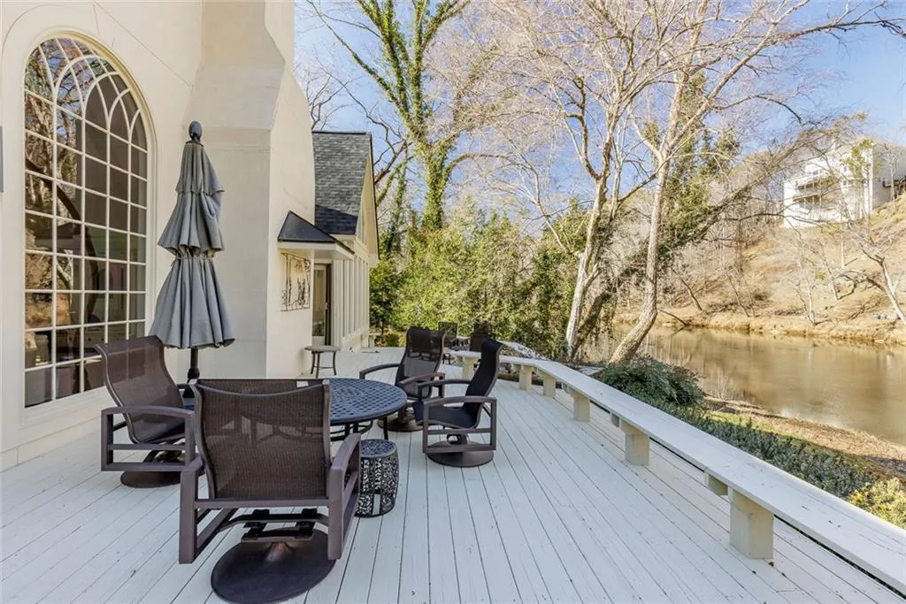 325 Riverhall Court, Sandy Springs, Georgia 30350, 5 Bedrooms Bedrooms, ,4 BathroomsBathrooms,Residential,For Sale,325 Riverhall Court,7610630