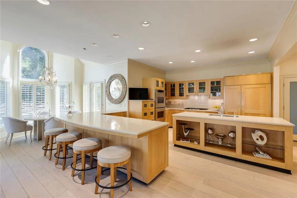 325 Riverhall Court, Sandy Springs, Georgia 30350, 5 Bedrooms Bedrooms, ,4 BathroomsBathrooms,Residential,For Sale,325 Riverhall Court,7610630