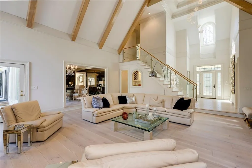 325 Riverhall Court, Sandy Springs, Georgia 30350, 5 Bedrooms Bedrooms, ,4 BathroomsBathrooms,Residential,For Sale,325 Riverhall Court,7610630