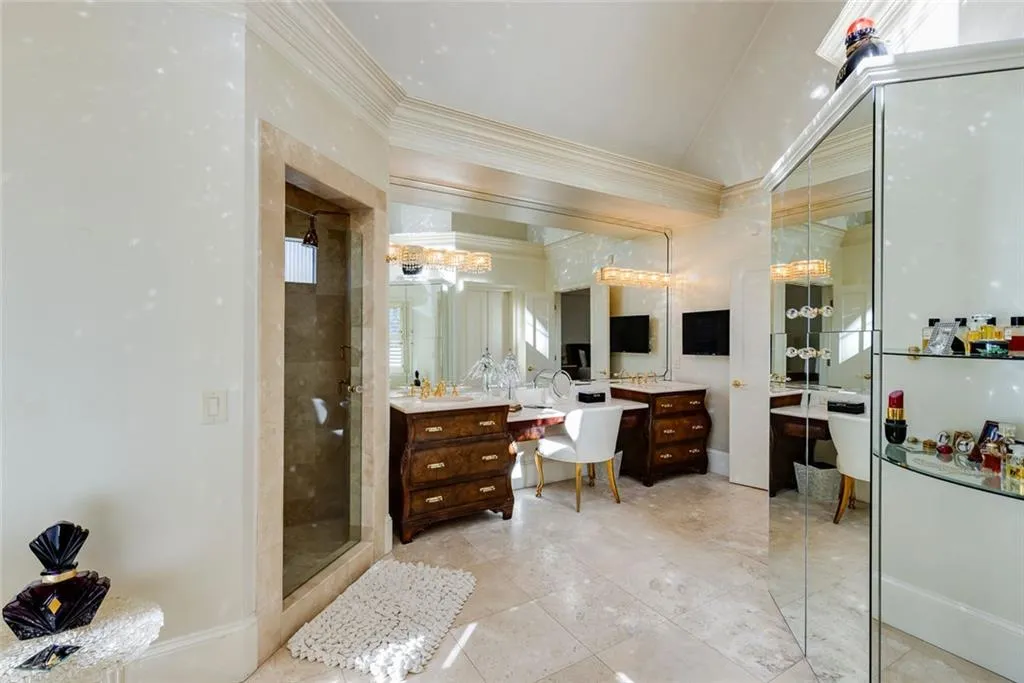 325 Riverhall Court, Sandy Springs, Georgia 30350, 5 Bedrooms Bedrooms, ,4 BathroomsBathrooms,Residential,For Sale,325 Riverhall Court,7610630