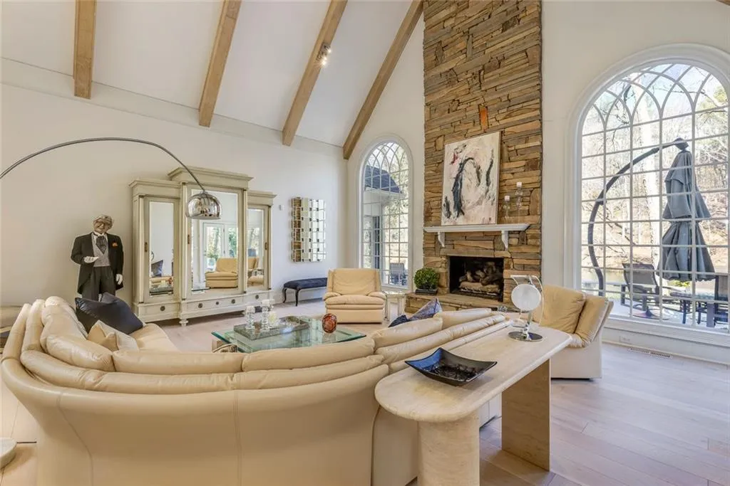 325 Riverhall Court, Sandy Springs, Georgia 30350, 5 Bedrooms Bedrooms, ,4 BathroomsBathrooms,Residential,For Sale,325 Riverhall Court,7610630