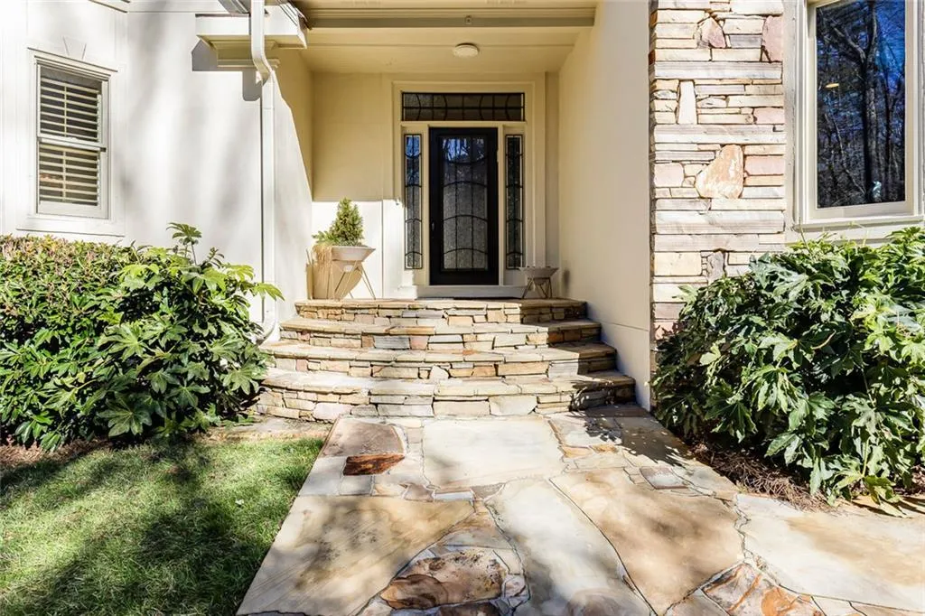 325 Riverhall Court, Sandy Springs, Georgia 30350, 5 Bedrooms Bedrooms, ,4 BathroomsBathrooms,Residential,For Sale,325 Riverhall Court,7610630