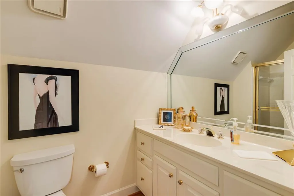 325 Riverhall Court, Sandy Springs, Georgia 30350, 5 Bedrooms Bedrooms, ,4 BathroomsBathrooms,Residential,For Sale,325 Riverhall Court,7610630