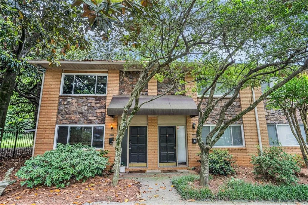 100 Biscayne Drive Nw Unit A1, Atlanta, Georgia 30309, 2 Bedrooms Bedrooms, ,1 BathroomBathrooms,Residential,Sold,100 Biscayne Drive Nw Unit A1,7574899