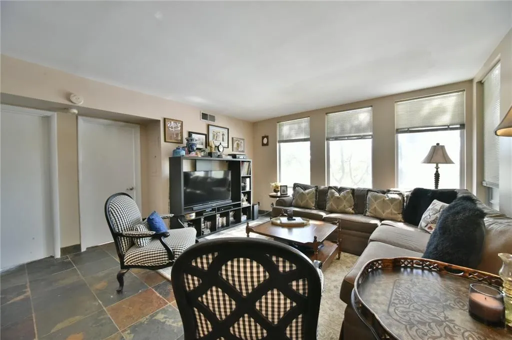 287 14th Street Nw Unit 12, Atlanta, Georgia 30318, 2 Bedrooms Bedrooms, ,1 BathroomBathrooms,Residential,Sold,287 14th Street Nw Unit 12,5761579