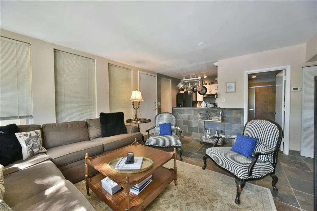287 14th Street Nw Unit 12, Atlanta, Georgia 30318, 2 Bedrooms Bedrooms, ,1 BathroomBathrooms,Residential,Sold,287 14th Street Nw Unit 12,5761579