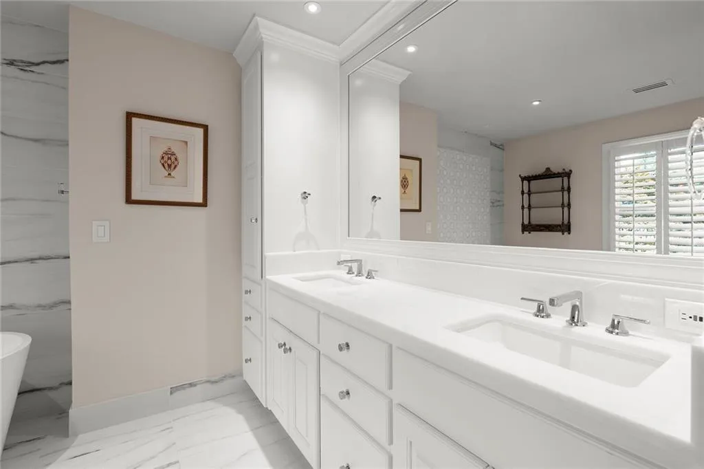 5515 Cross Gate Court, Sandy Springs, Georgia 30327, 4 Bedrooms Bedrooms, ,2 BathroomsBathrooms,Residential,Sold,5515 Cross Gate Court,7556625