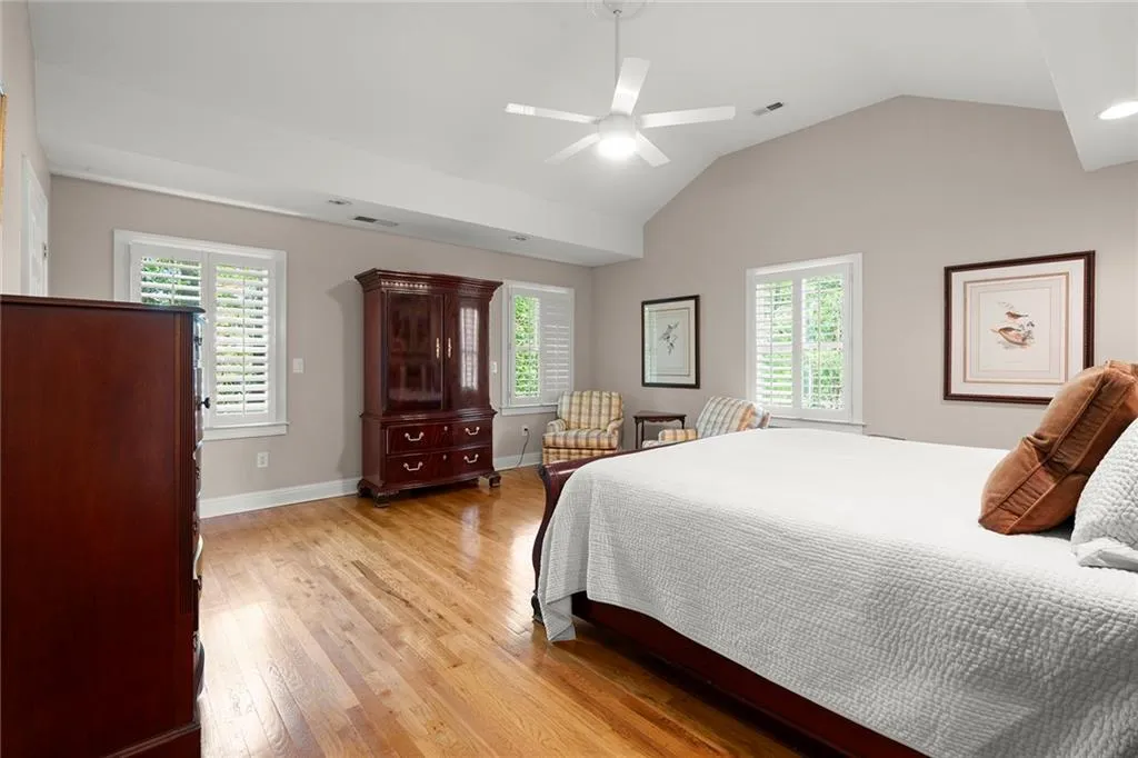 5515 Cross Gate Court, Sandy Springs, Georgia 30327, 4 Bedrooms Bedrooms, ,2 BathroomsBathrooms,Residential,Sold,5515 Cross Gate Court,7556625