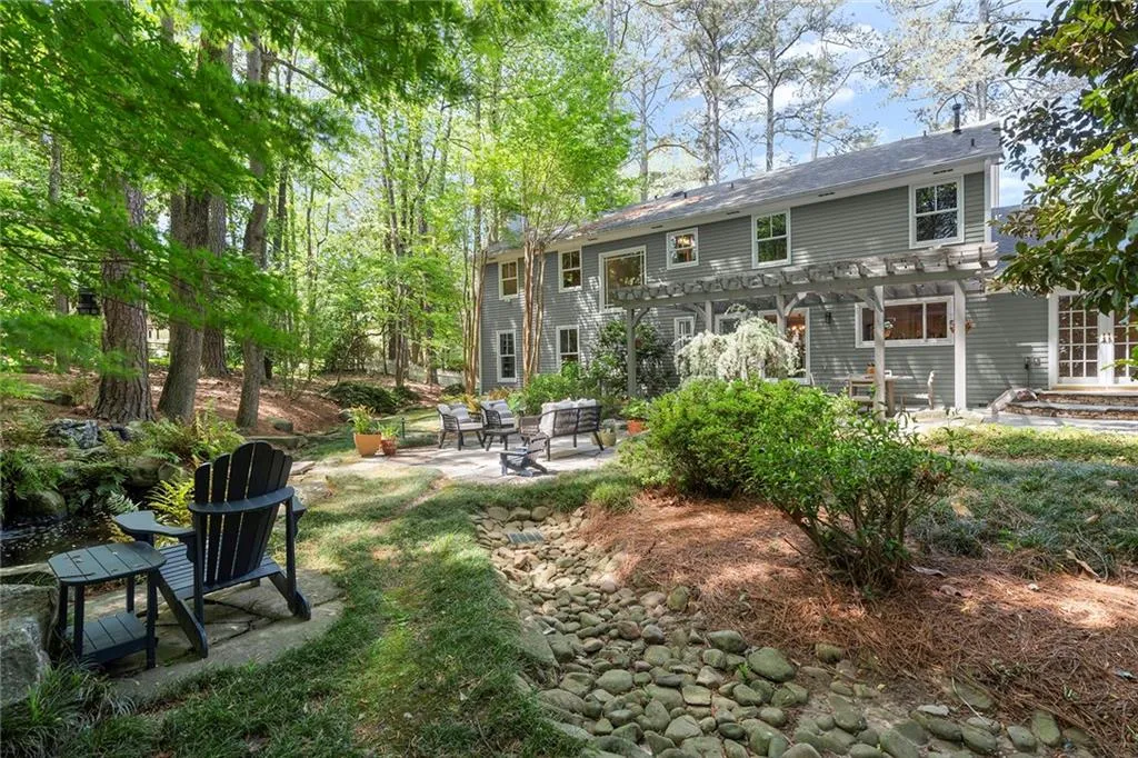 5515 Cross Gate Court, Sandy Springs, Georgia 30327, 4 Bedrooms Bedrooms, ,2 BathroomsBathrooms,Residential,Sold,5515 Cross Gate Court,7556625