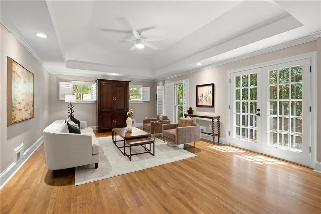 5515 Cross Gate Court, Sandy Springs, Georgia 30327, 4 Bedrooms Bedrooms, ,2 BathroomsBathrooms,Residential,Sold,5515 Cross Gate Court,7556625