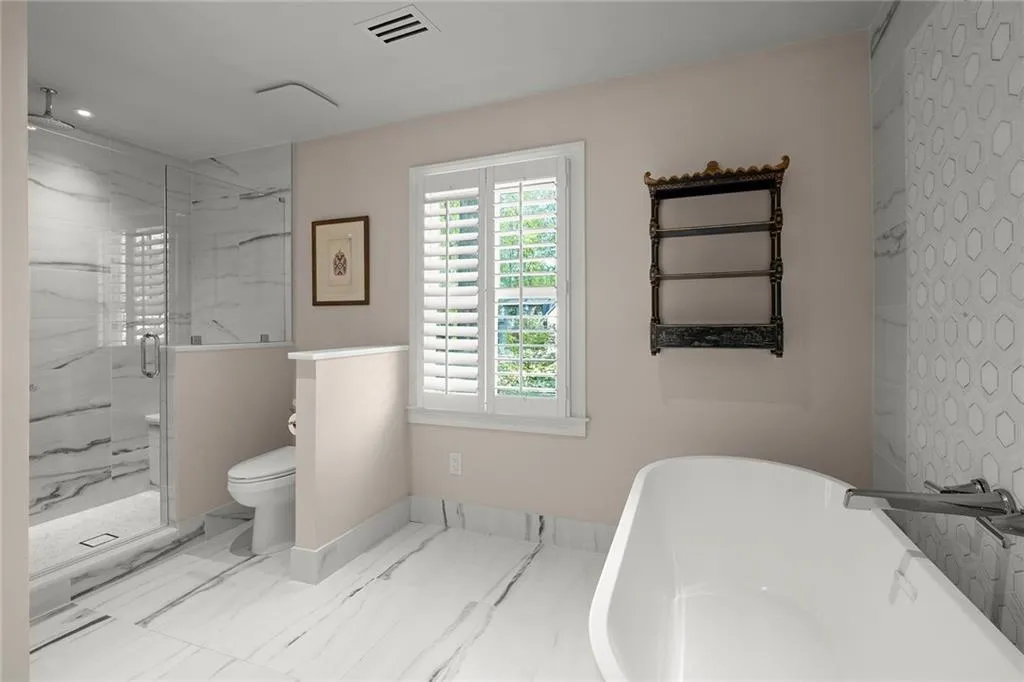 5515 Cross Gate Court, Sandy Springs, Georgia 30327, 4 Bedrooms Bedrooms, ,2 BathroomsBathrooms,Residential,Sold,5515 Cross Gate Court,7556625