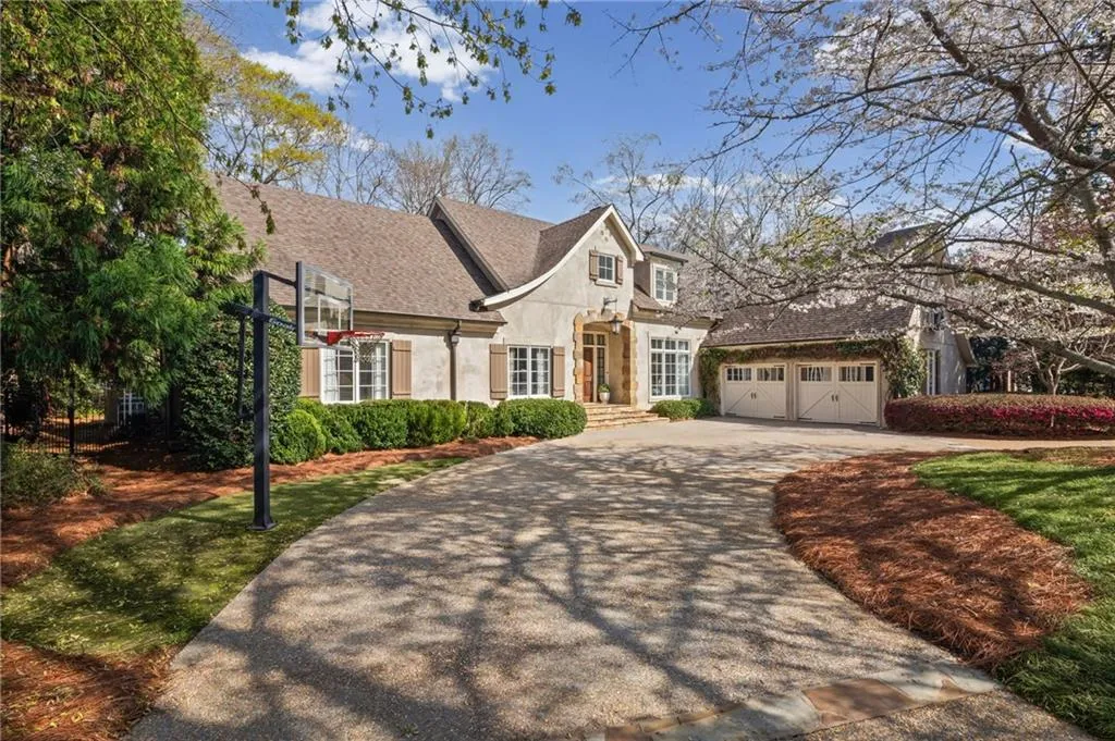 6210 River Chase Circle, Atlanta, Georgia 30328, 5 Bedrooms Bedrooms, ,4 BathroomsBathrooms,Residential,For Sale,6210 River Chase Circle,7736603