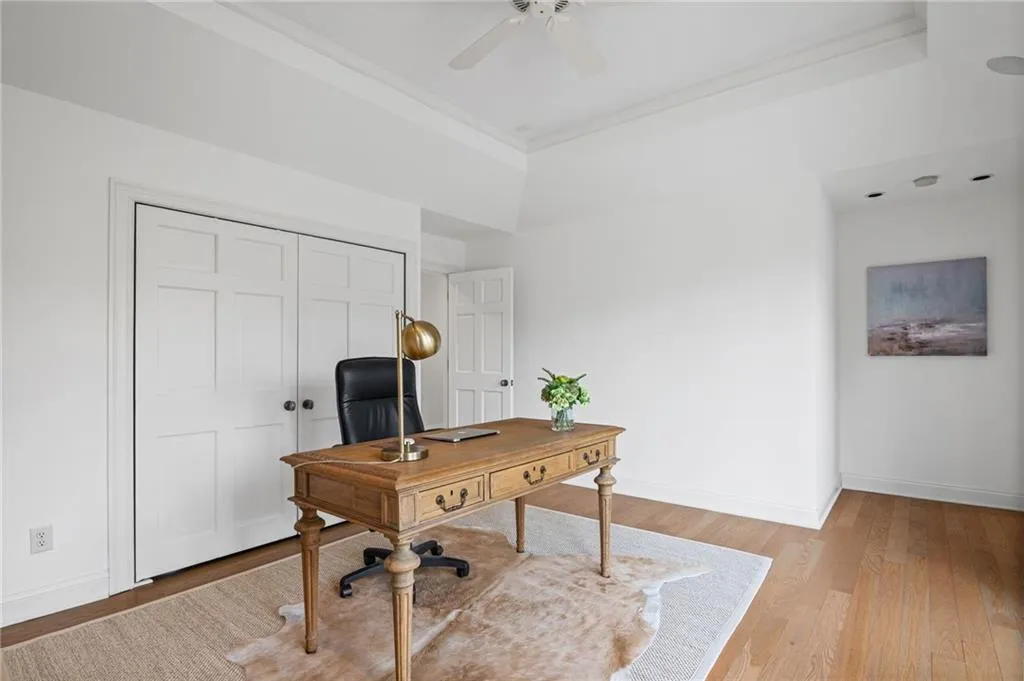 Adjoins living room