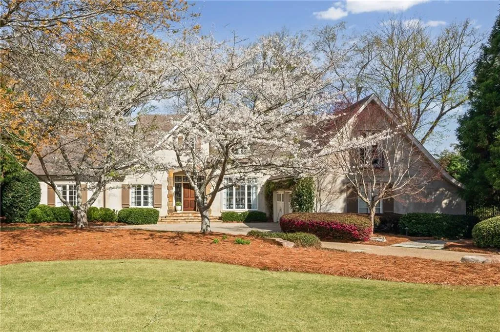 6210 River Chase Circle, Atlanta, Georgia 30328, 5 Bedrooms Bedrooms, ,4 BathroomsBathrooms,Residential,For Sale,6210 River Chase Circle,7736603