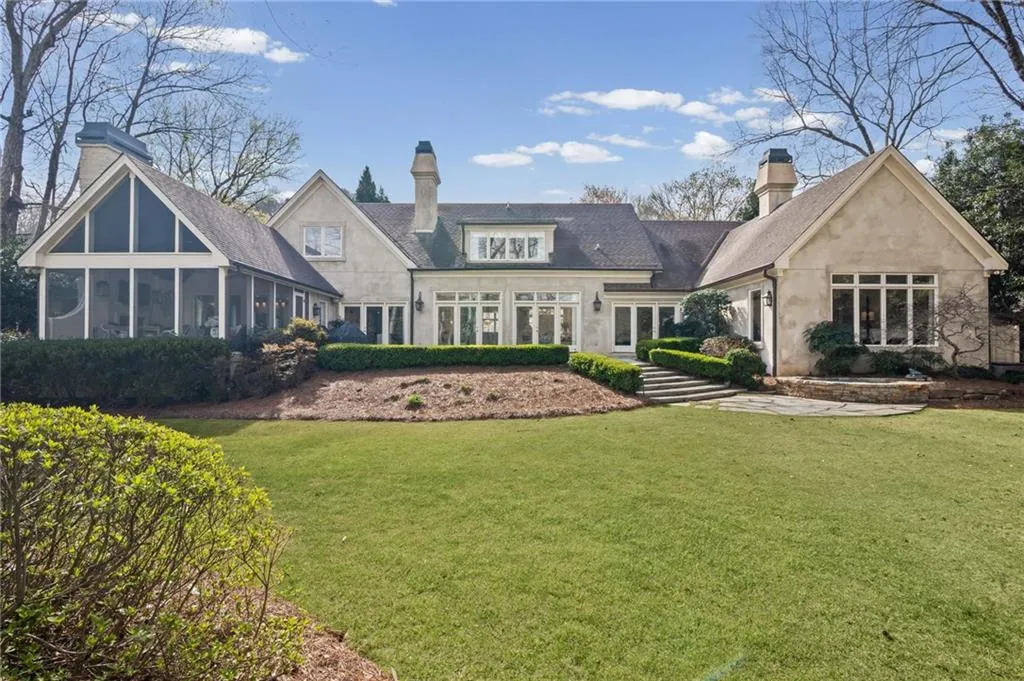 6210 River Chase Circle, Atlanta, Georgia 30328, 5 Bedrooms Bedrooms, ,4 BathroomsBathrooms,Residential,For Sale,6210 River Chase Circle,7736603