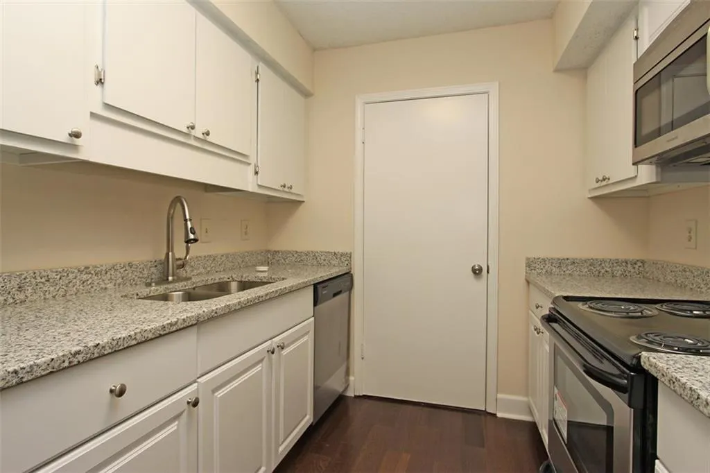 1905 Wingate Way Unit 1905, Sandy Springs, Georgia 30350, 1 Bedroom Bedrooms, ,1 BathroomBathrooms,Residential,Sold,1905 Wingate Way Unit 1905,5833710