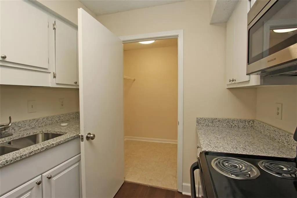 1905 Wingate Way Unit 1905, Sandy Springs, Georgia 30350, 1 Bedroom Bedrooms, ,1 BathroomBathrooms,Residential,Sold,1905 Wingate Way Unit 1905,5833710