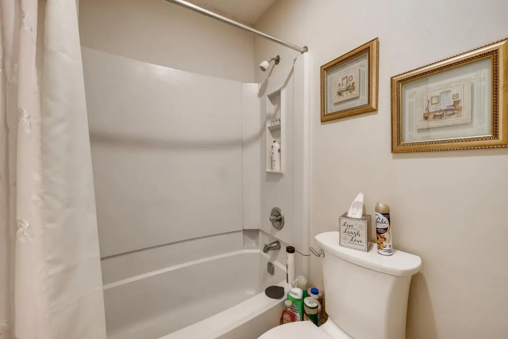 2017 Wingate Way, Sandy Springs, Georgia 30350, 2 Bedrooms Bedrooms, ,2 BathroomsBathrooms,Residential,Sold,2017 Wingate Way,6763396