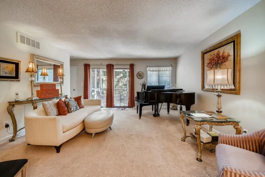 2017 Wingate Way, Sandy Springs, Georgia 30350, 2 Bedrooms Bedrooms, ,2 BathroomsBathrooms,Residential,Sold,2017 Wingate Way,6763396