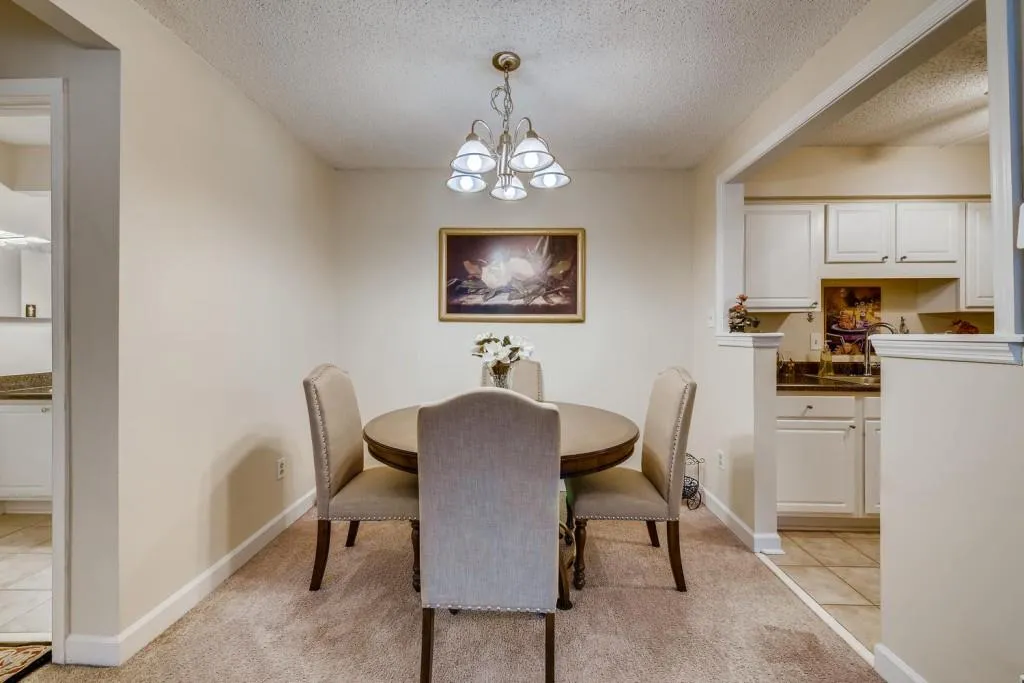 2017 Wingate Way, Sandy Springs, Georgia 30350, 2 Bedrooms Bedrooms, ,2 BathroomsBathrooms,Residential,Sold,2017 Wingate Way,6763396
