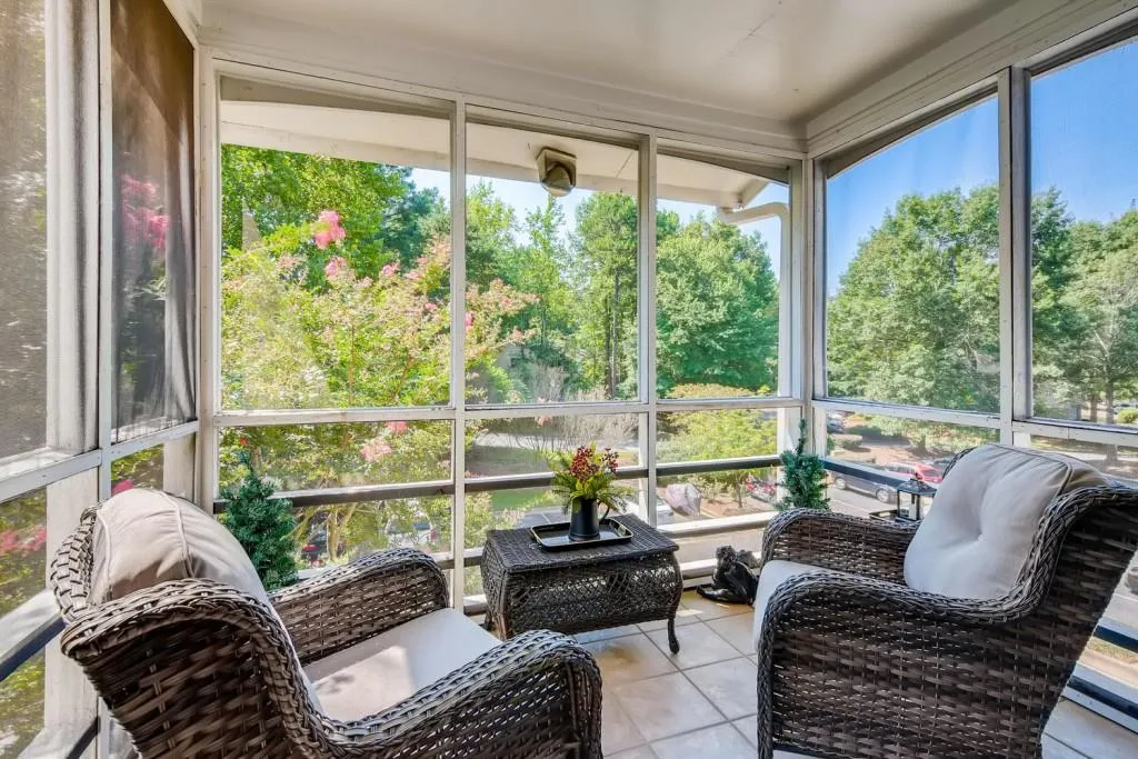 2017 Wingate Way, Sandy Springs, Georgia 30350, 2 Bedrooms Bedrooms, ,2 BathroomsBathrooms,Residential,Sold,2017 Wingate Way,6763396