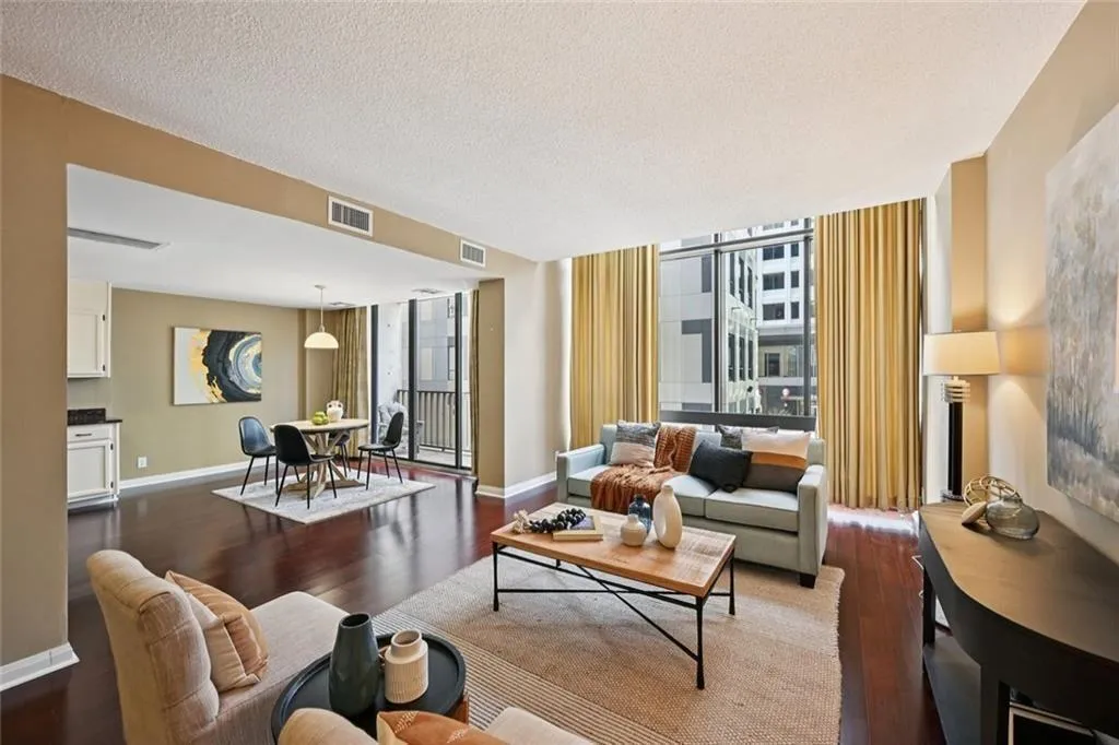 145 15th Street Ne Unit 204, Atlanta, Georgia 30309, 2 Bedrooms Bedrooms, ,2 BathroomsBathrooms,Residential,For Sale,145 15th Street Ne Unit 204,7642479