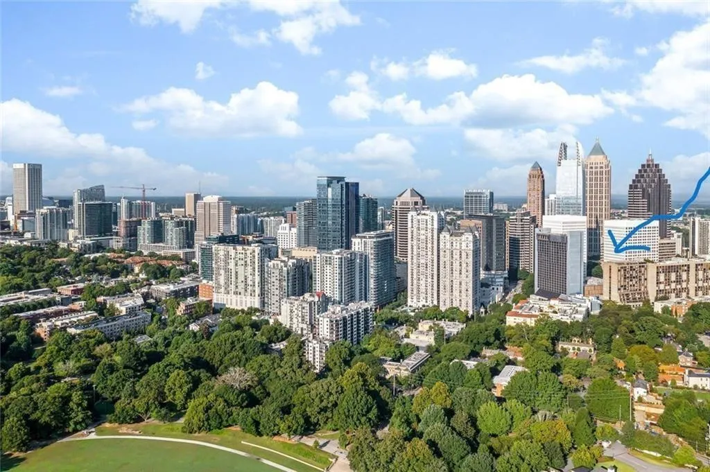 145 15th Street Ne Unit 204, Atlanta, Georgia 30309, 2 Bedrooms Bedrooms, ,2 BathroomsBathrooms,Residential,For Sale,145 15th Street Ne Unit 204,7642479