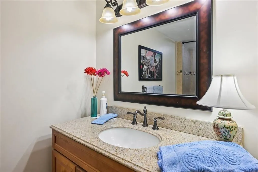 145 15th Street Ne Unit 204, Atlanta, Georgia 30309, 2 Bedrooms Bedrooms, ,2 BathroomsBathrooms,Residential,For Sale,145 15th Street Ne Unit 204,7642479