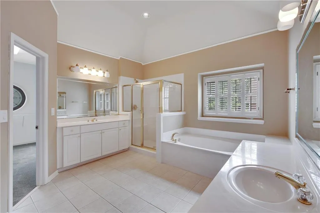 4650 Windsor Gate Court, Sandy Springs, Georgia 30342, 5 Bedrooms Bedrooms, ,4 BathroomsBathrooms,Residential,Sold,4650 Windsor Gate Court,6775007