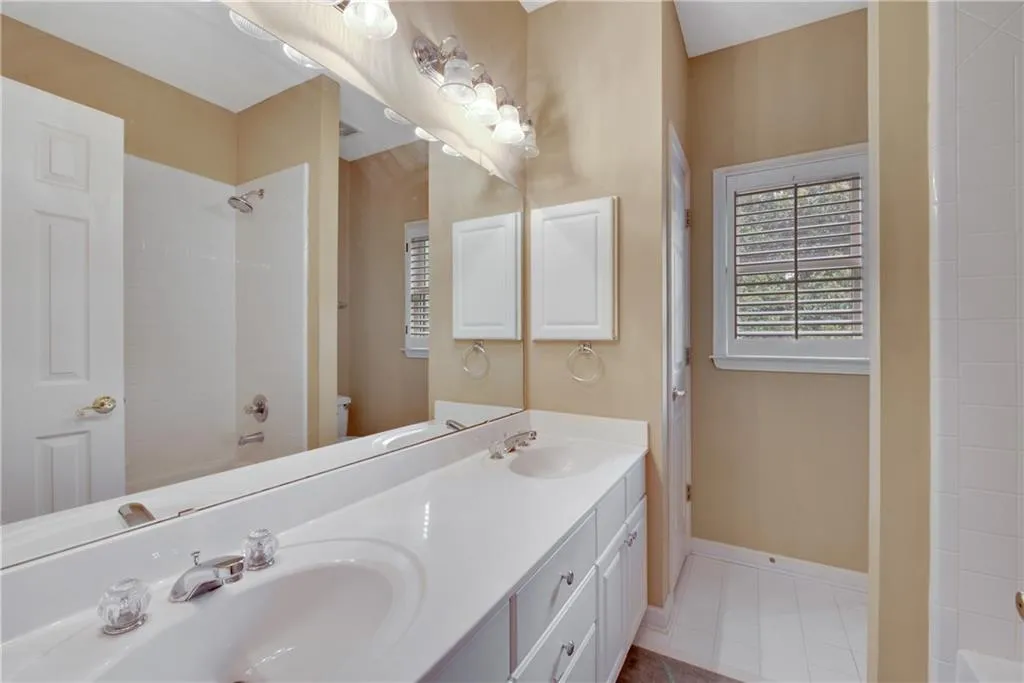 4650 Windsor Gate Court, Sandy Springs, Georgia 30342, 5 Bedrooms Bedrooms, ,4 BathroomsBathrooms,Residential,Sold,4650 Windsor Gate Court,6775007