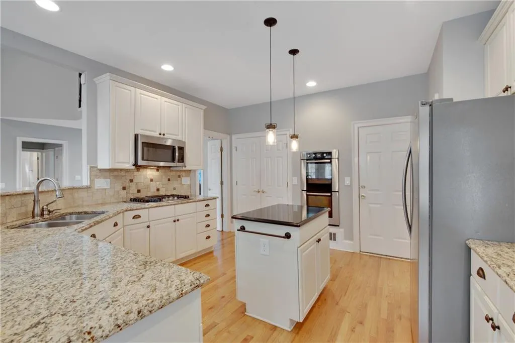 4650 Windsor Gate Court, Sandy Springs, Georgia 30342, 5 Bedrooms Bedrooms, ,4 BathroomsBathrooms,Residential,Sold,4650 Windsor Gate Court,6775007