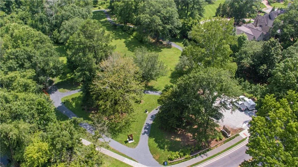 4650 Windsor Gate Court, Sandy Springs, Georgia 30342, 5 Bedrooms Bedrooms, ,4 BathroomsBathrooms,Residential,Sold,4650 Windsor Gate Court,6775007