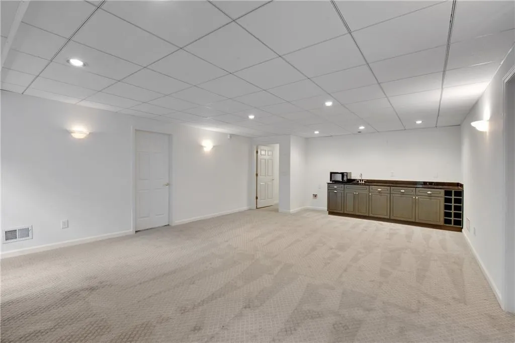 4650 Windsor Gate Court, Sandy Springs, Georgia 30342, 5 Bedrooms Bedrooms, ,4 BathroomsBathrooms,Residential,Sold,4650 Windsor Gate Court,6775007