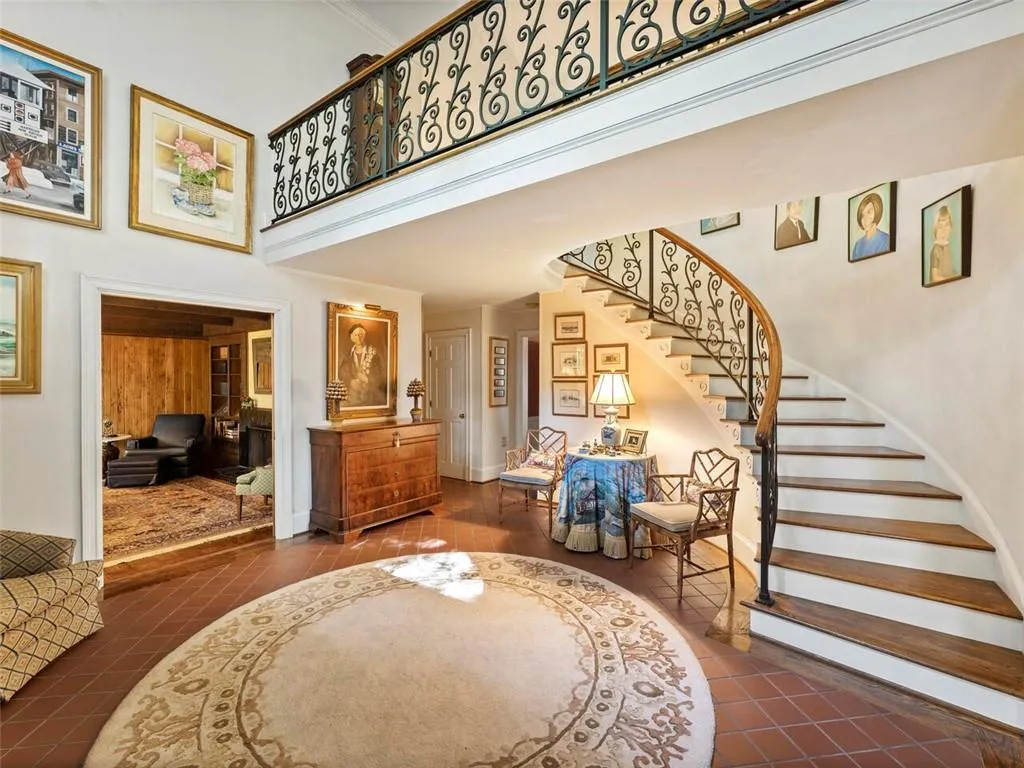 1105 Edgewater Drive, Sandy Springs, Georgia 30328, 5 Bedrooms Bedrooms, ,6 BathroomsBathrooms,Residential,Sold,1105 Edgewater Drive,7114389