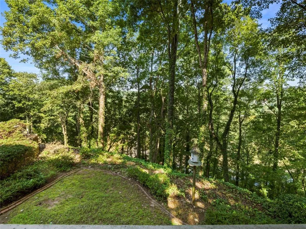 1105 Edgewater Drive, Sandy Springs, Georgia 30328, 5 Bedrooms Bedrooms, ,6 BathroomsBathrooms,Residential,Sold,1105 Edgewater Drive,7114389