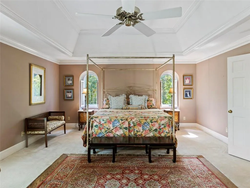 1105 Edgewater Drive, Sandy Springs, Georgia 30328, 5 Bedrooms Bedrooms, ,6 BathroomsBathrooms,Residential,Sold,1105 Edgewater Drive,7114389