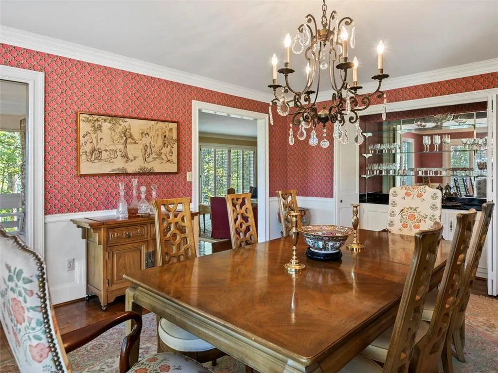 1105 Edgewater Drive, Sandy Springs, Georgia 30328, 5 Bedrooms Bedrooms, ,6 BathroomsBathrooms,Residential,Sold,1105 Edgewater Drive,7114389