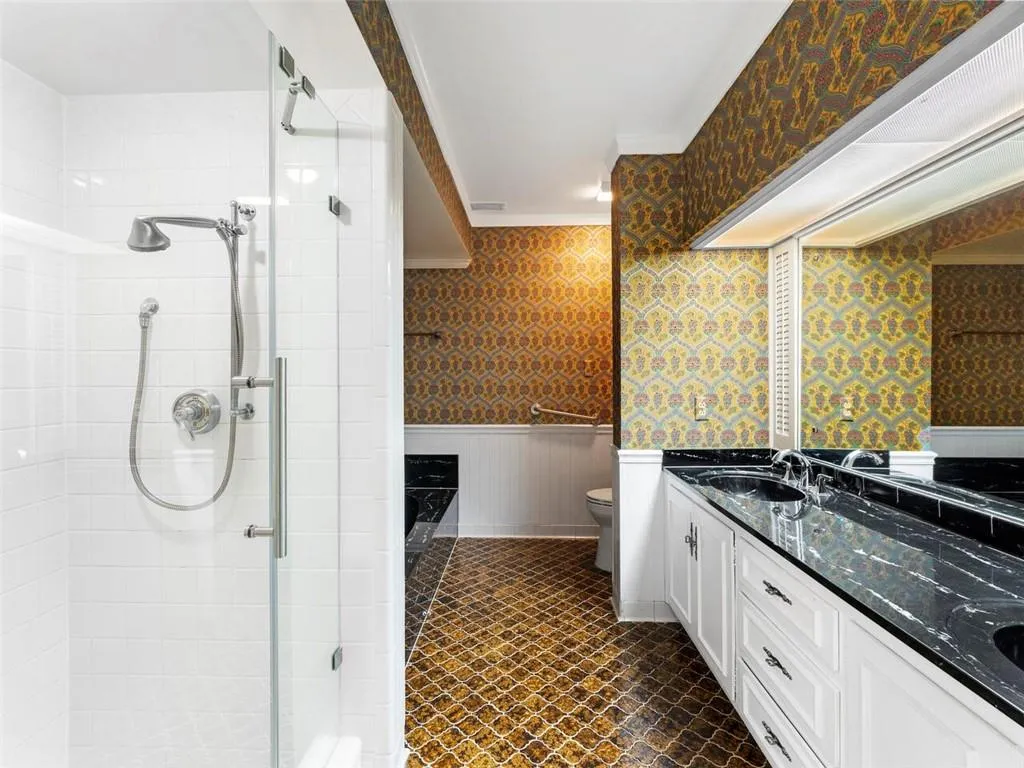 1105 Edgewater Drive, Sandy Springs, Georgia 30328, 5 Bedrooms Bedrooms, ,6 BathroomsBathrooms,Residential,Sold,1105 Edgewater Drive,7114389