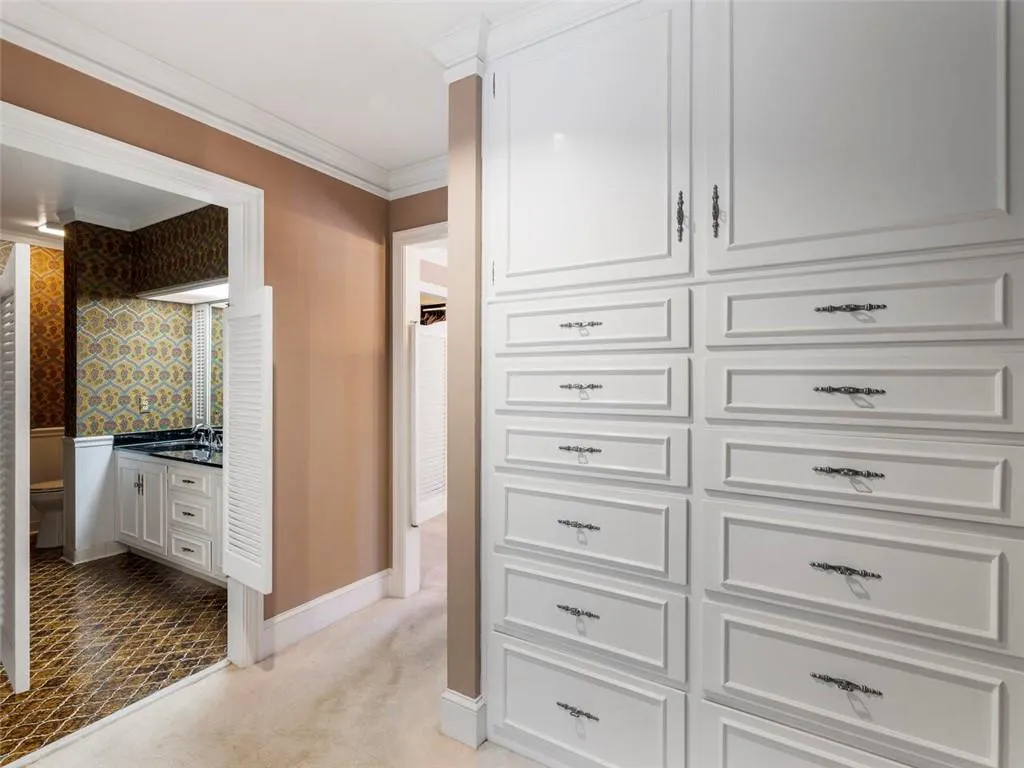 1105 Edgewater Drive, Sandy Springs, Georgia 30328, 5 Bedrooms Bedrooms, ,6 BathroomsBathrooms,Residential,Sold,1105 Edgewater Drive,7114389