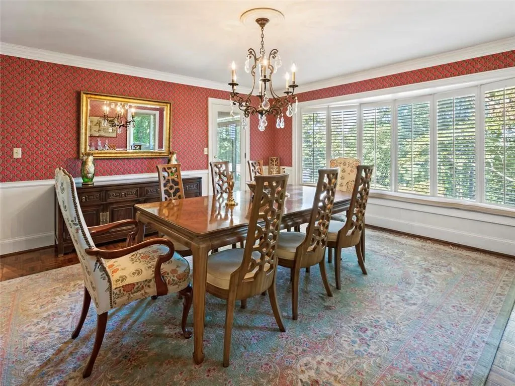 1105 Edgewater Drive, Sandy Springs, Georgia 30328, 5 Bedrooms Bedrooms, ,6 BathroomsBathrooms,Residential,Sold,1105 Edgewater Drive,7114389