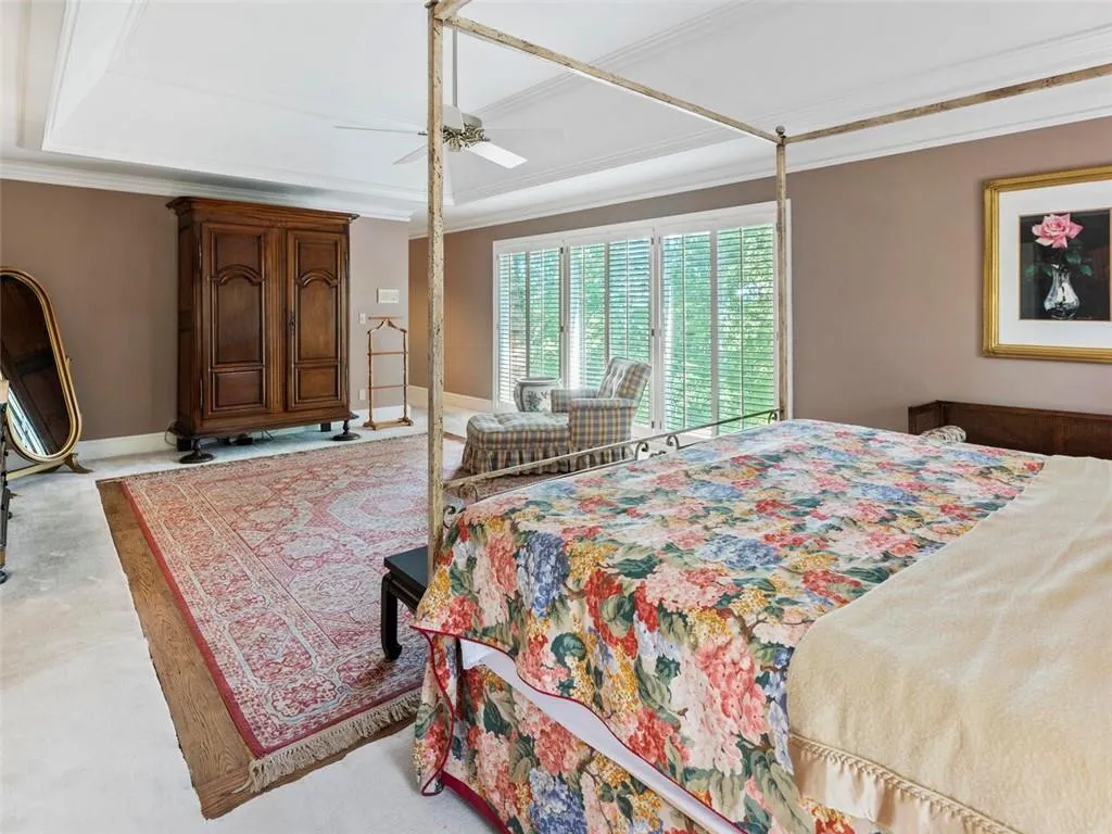 1105 Edgewater Drive, Sandy Springs, Georgia 30328, 5 Bedrooms Bedrooms, ,6 BathroomsBathrooms,Residential,Sold,1105 Edgewater Drive,7114389