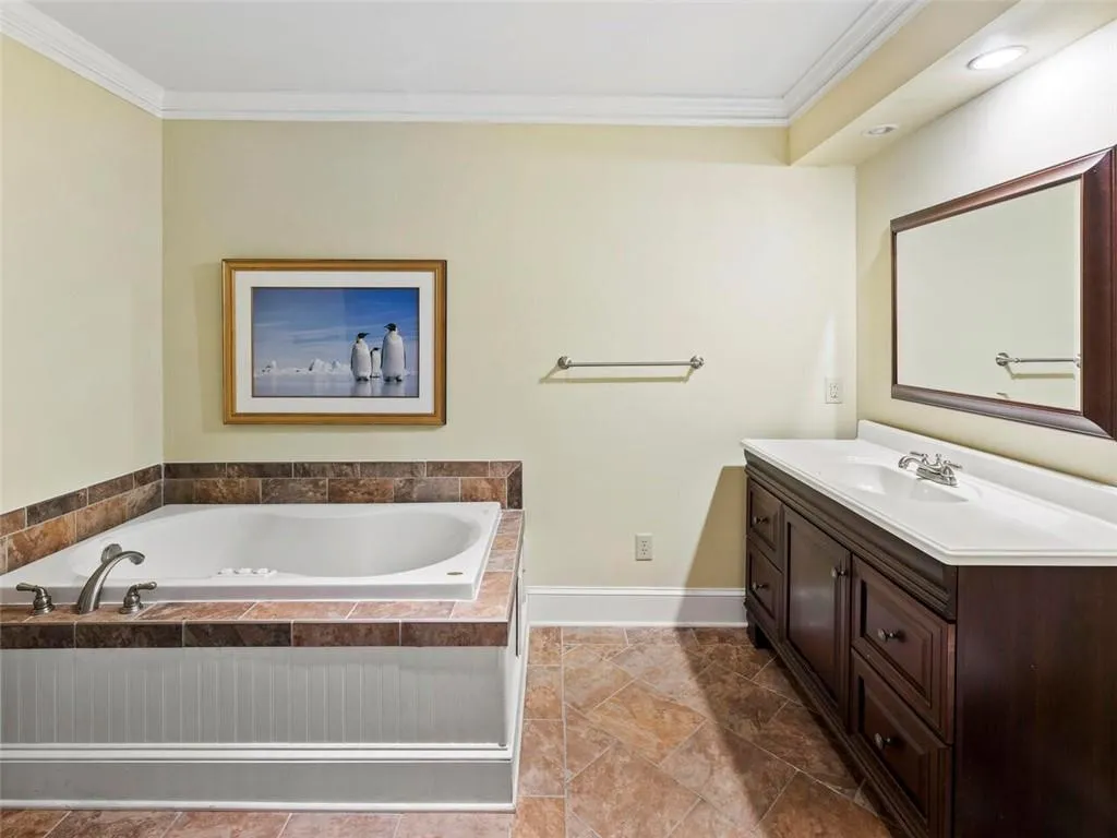 1105 Edgewater Drive, Sandy Springs, Georgia 30328, 5 Bedrooms Bedrooms, ,6 BathroomsBathrooms,Residential,Sold,1105 Edgewater Drive,7114389