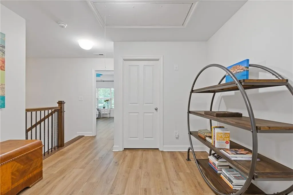Oversized hall/loft area