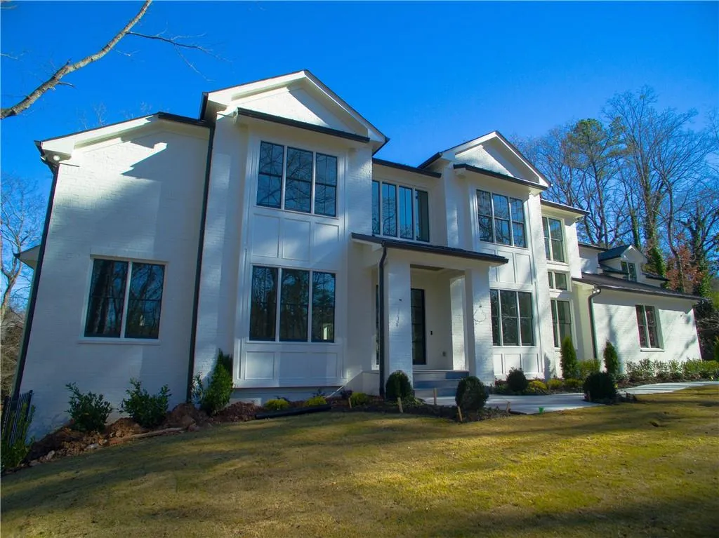 5571 Arundel Drive, Sandy Springs, Georgia 30327, 6 Bedrooms Bedrooms, ,7 BathroomsBathrooms,Residential,Sold,5571 Arundel Drive,6622891