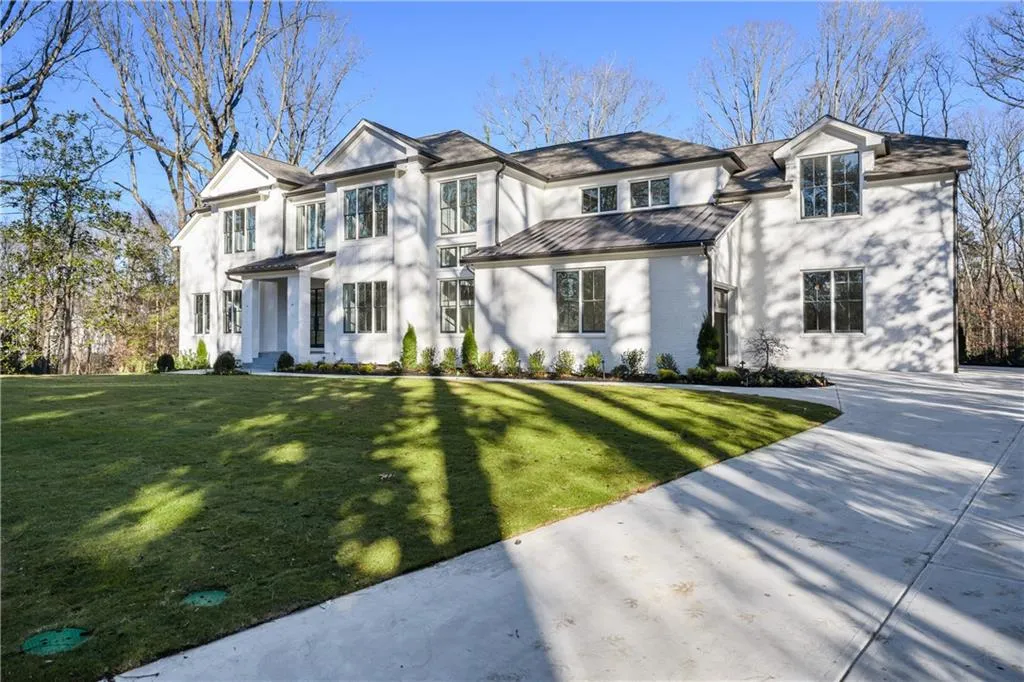 5571 Arundel Drive, Sandy Springs, Georgia 30327, 6 Bedrooms Bedrooms, ,7 BathroomsBathrooms,Residential,Sold,5571 Arundel Drive,6622891